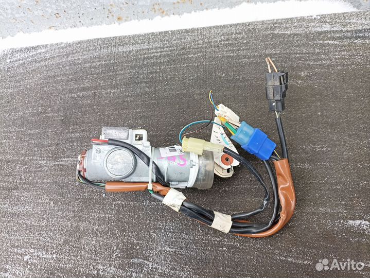 Замок зажигания Subaru forester SG5