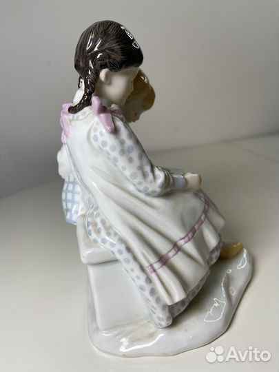 Фарфоровая статуэтка Дети с книжкой Karl Ens KVE