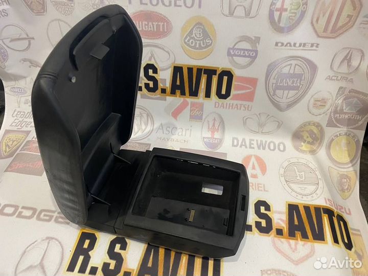 Подлокотник консоль центральная Audi A8 D4