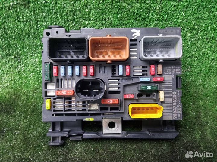 Блок предохранителей Peugeot 308 (2007-2013)