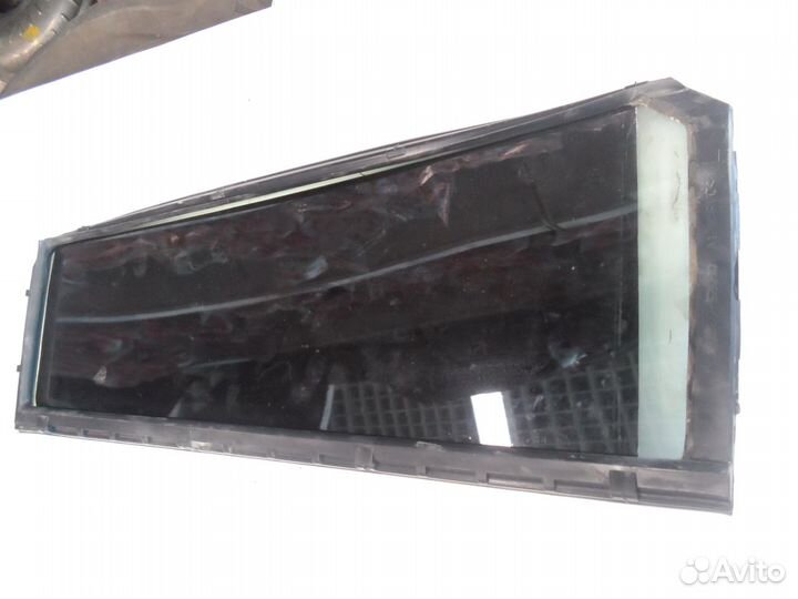 Стекло форточки уголок задней левой двери Toyota P