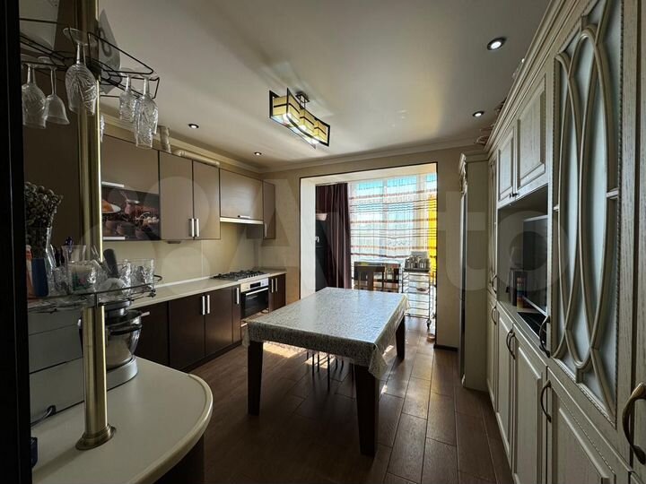 3-к. квартира, 98,5 м², 4/4 эт.