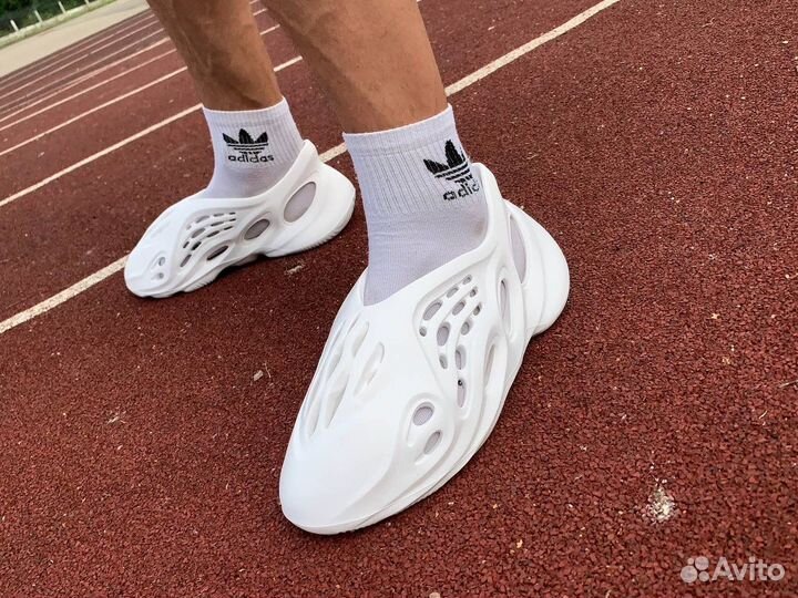 Котюм TNF + кроссовки Adidas Yeezy Foam Runner