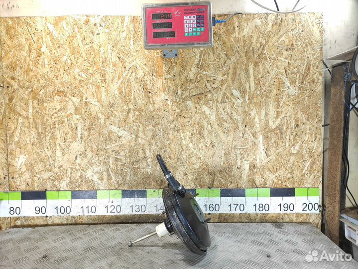 Усилитель тормозов вакуумный Volkswagen Polo 1994