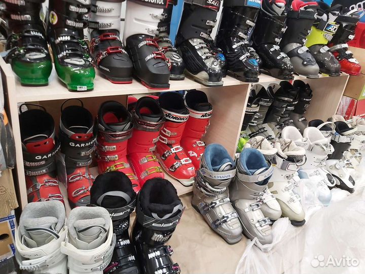 Скиборды.Сноублейды.Горные лыжи.Горнолыжные ботики
