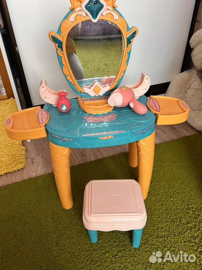 Туалетный столик для девочки