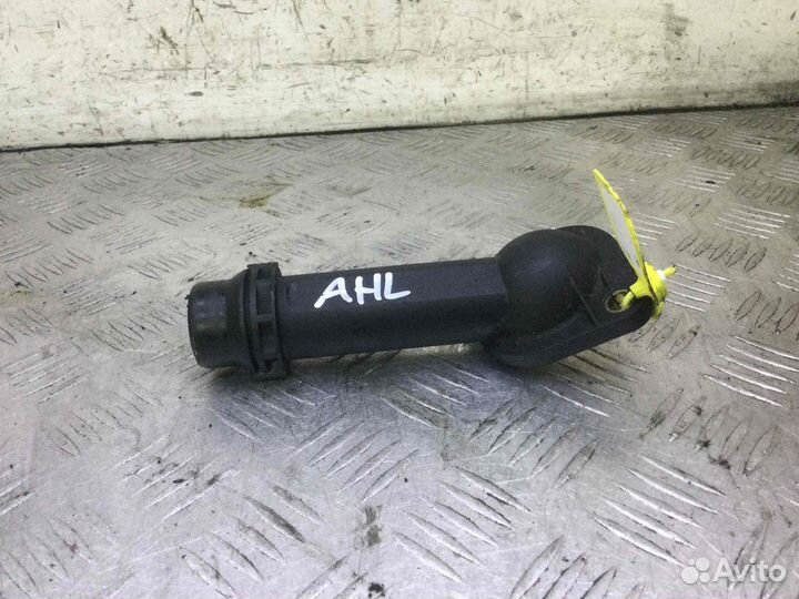 Фланец (тройник) системы охлаждения Volkswagen Pas