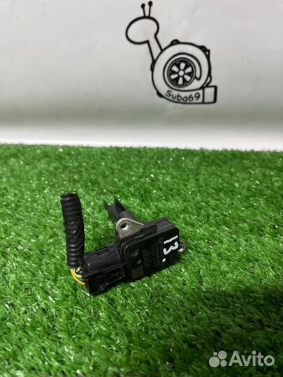 Датчик массового расхода воздуха Subaru Outback