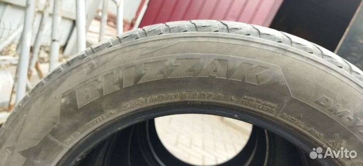 Bridgestone Blizzak DM-V2 235/60 R18 107S