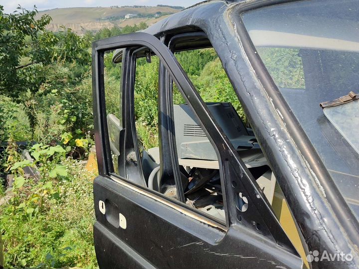 Дверь передняя правая УАЗ patriot