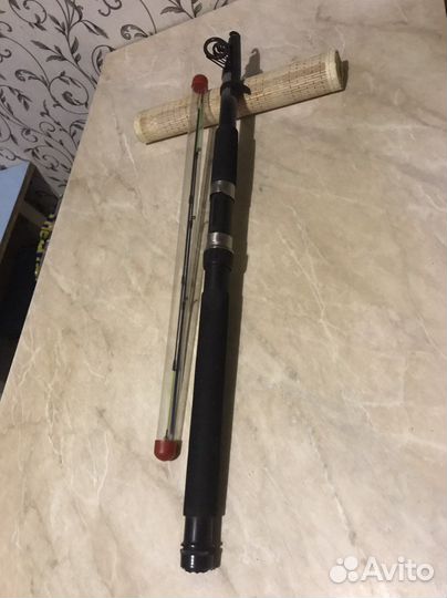 Спиннинги и подсачник