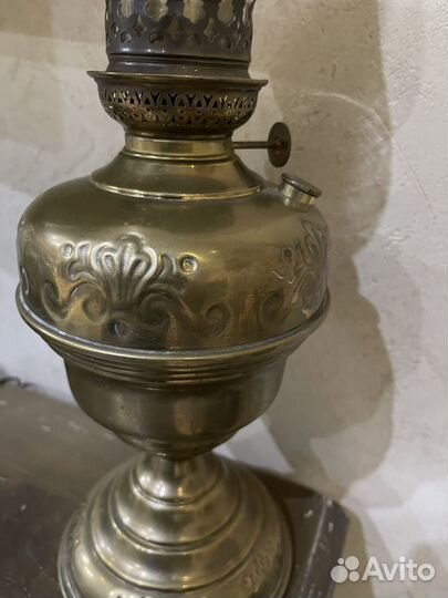Антикварная керосиновая лампа