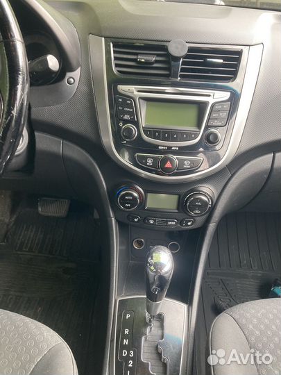 Hyundai Solaris 1.6 AT, 2012, 208 000 км