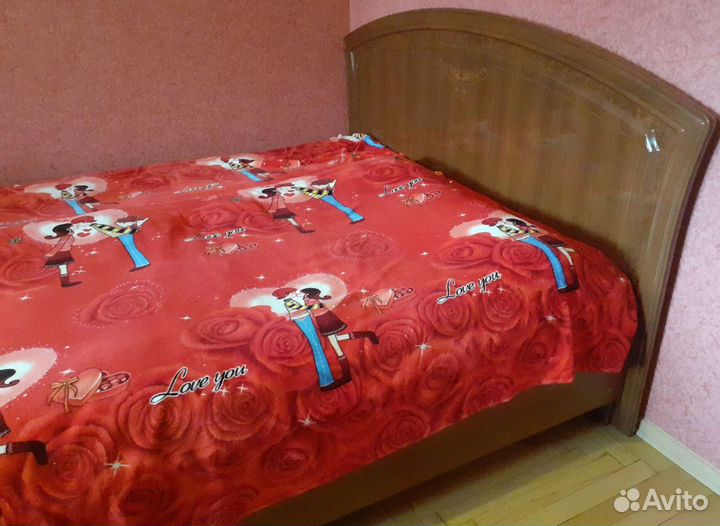 Кровать Двуспальная. матрас б/у