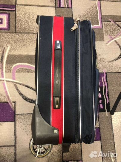 Детский чемодан на колесиках