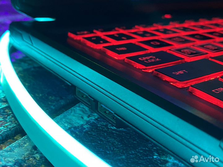 Игровой ноутбук MSI i7/8/256/GTX 1060 6GB