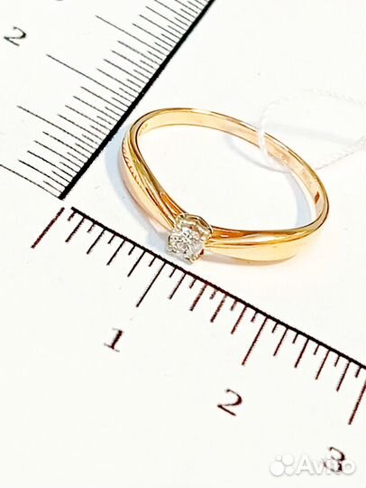 Золотое кольцо с камнем 18,5р