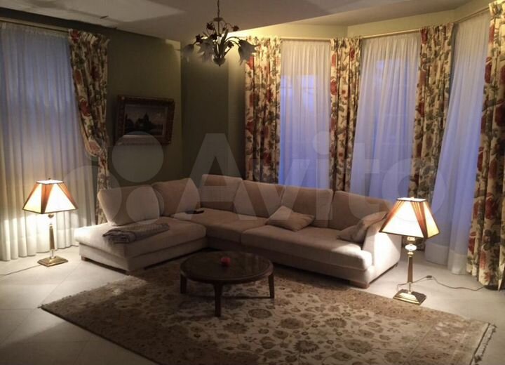 Дом 345,3 м² на участке 11 сот.