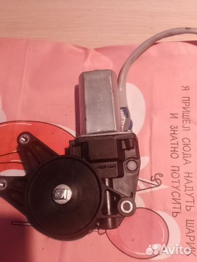 Продам, моторчик стеклодьёмника (левый)на priora