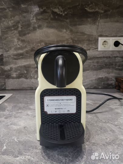 Капсульная кофемашина Delonghi