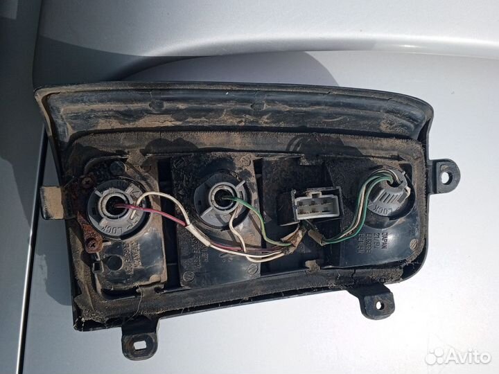 Задний правый фонарь Carina 2