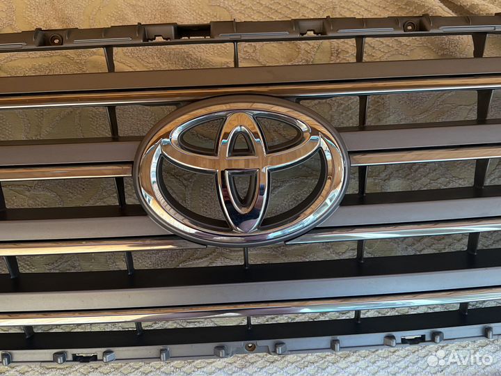 Решетка радиатора toyota land cruiser 200