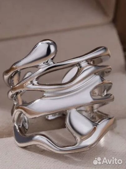 Кольцо женское