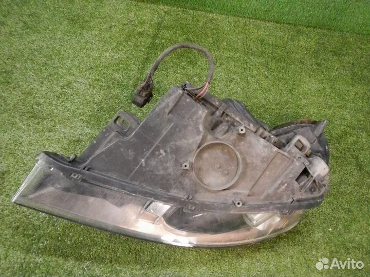 Фара правая Volvo S60