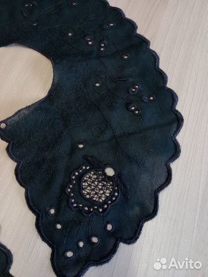 Красивый вышитый воротник