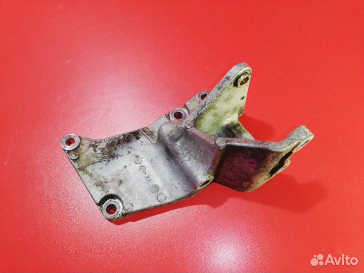 Кронштейн Генератора Infiniti Qx56 JA60 VK56DE