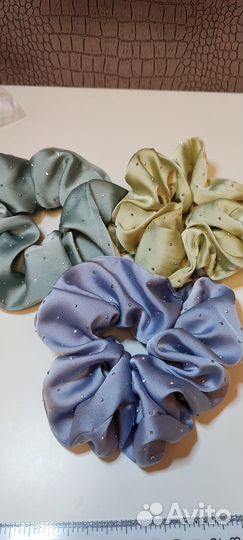 Резинка для волос со стразами