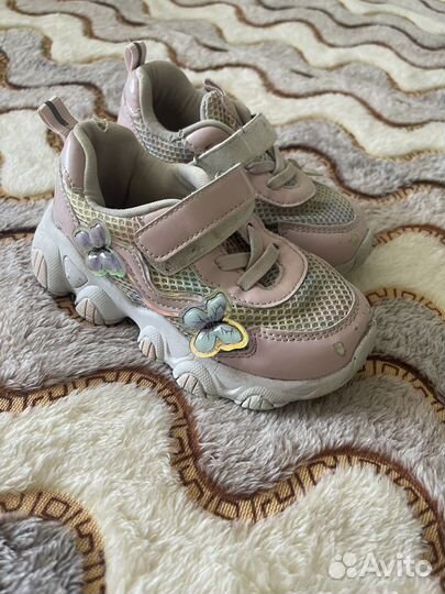 Кроссовки для девочки 26