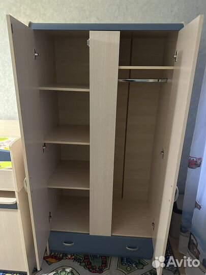 Детскач кровать, шкаф, комод