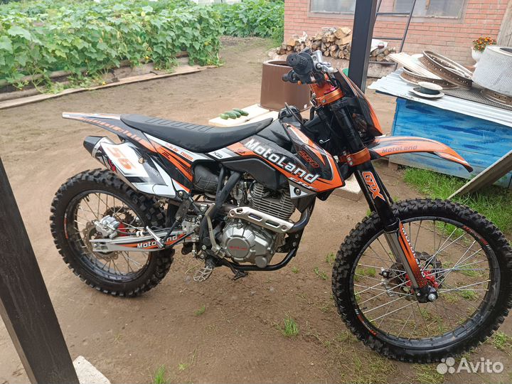 Кроссовый мотоцикл