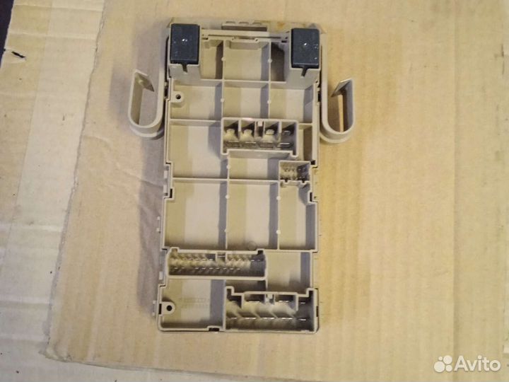 Блок предохранителей Subaru oytback br9 b14