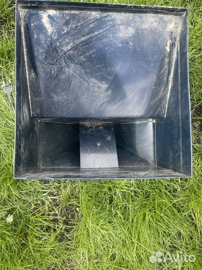 Продам зерномельницу