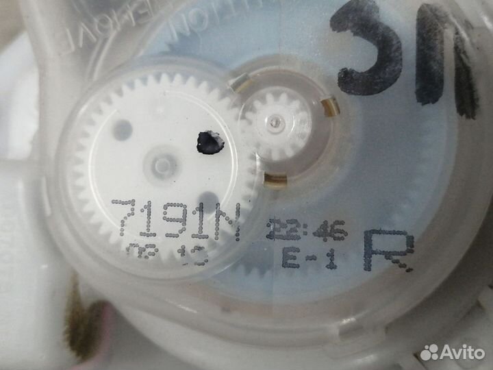 Ремень безопасности задний для Suzuki Grand Vitara