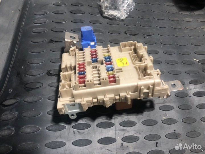 Блок предохранителей Nissan Maxima CA33 VQ20DE