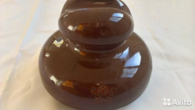 Изолятор коричневый с клеймом