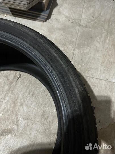 Yokohama 104ZR 325/30 R21 108V
