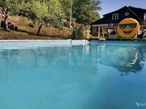 4 кошки в комнате. расположение мебели в квадратной комнате. расположение мебели в однокомнатной квартире. обстановка комнаты. красивая планировка комнаты.