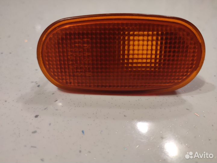 Поворотник mitsubishi pajero 98г, 1132-215