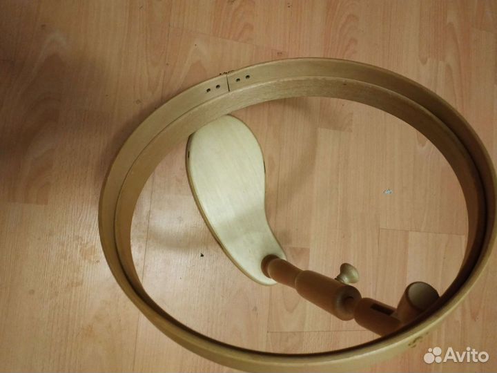 Настольная подставка для вышивки