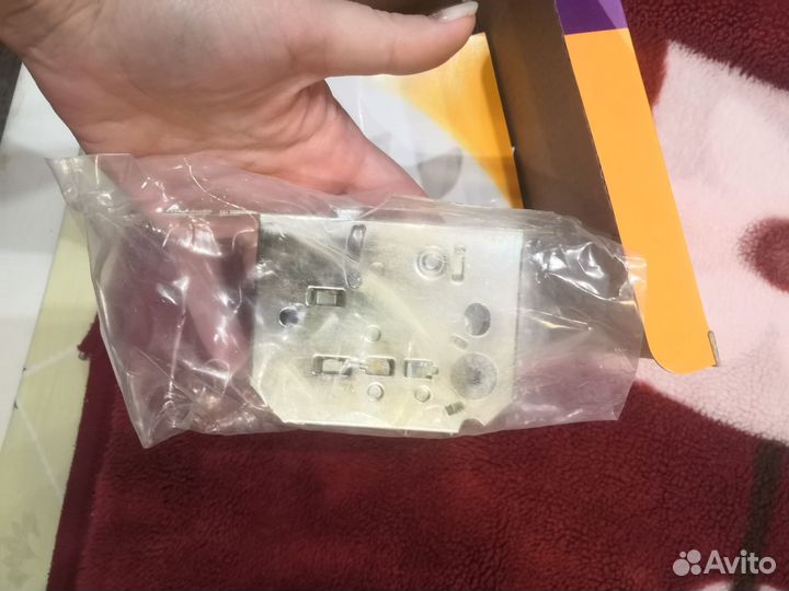 Замок дверной