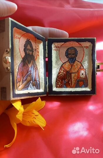 Редкий и необычный подарок.Иконы складень походные