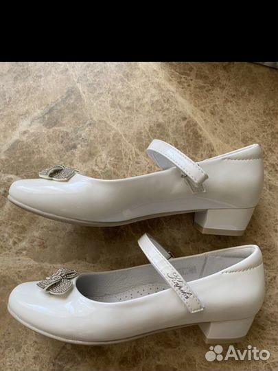 Туфли для девочки 33 размер белые
