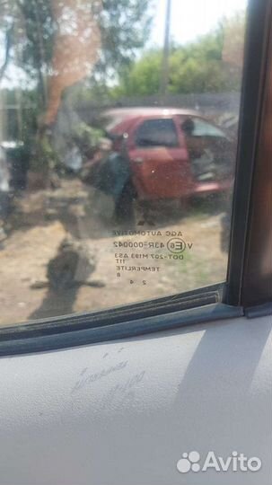 Mitsubishi l200 4 стекло двери