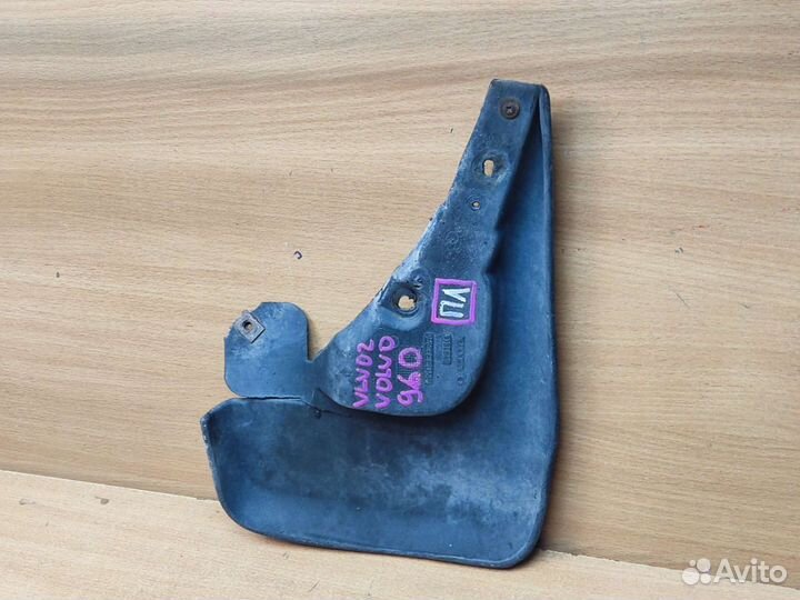Брызговик передний левый, Volvo 960