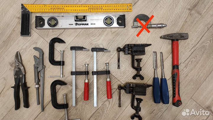 Набор инструментов, степлер и клещи