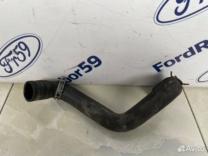 Патрубок системы охлаждения Ford Focus 3 CB8 1.6